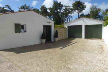  Garages